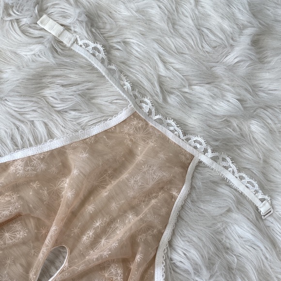 VS • Dream Angels Dandelion Halter Bralette - Picture 9 of 12